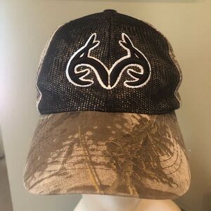 Realtree Camouflage Mesh Hat